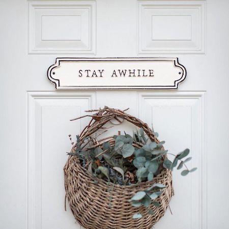 Le Petit Guesthouse -King Bed Walk To Whitworth Nine Mile Falls エクステリア 写真