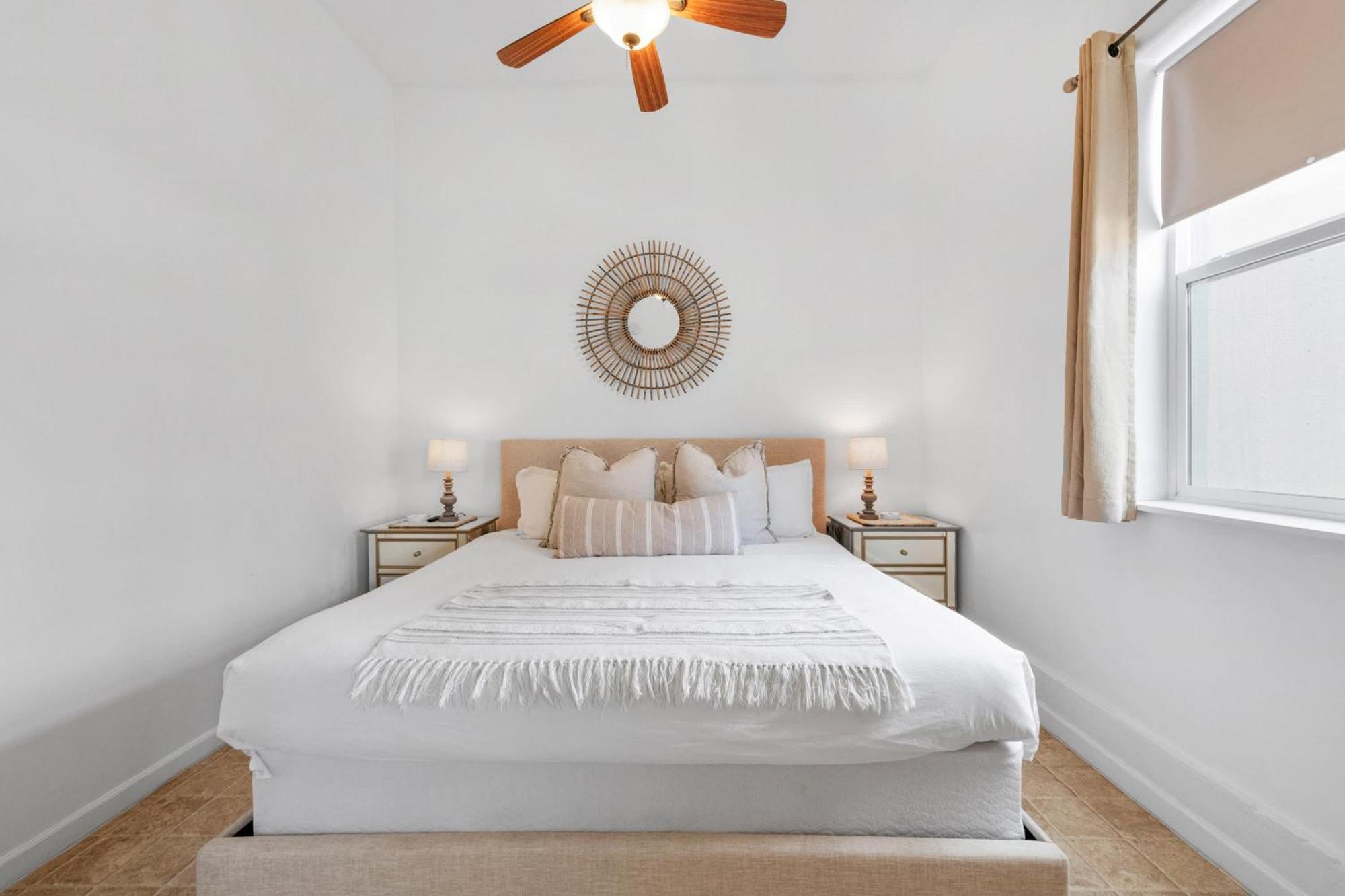 Le Petit Guesthouse -King Bed Walk To Whitworth Nine Mile Falls エクステリア 写真